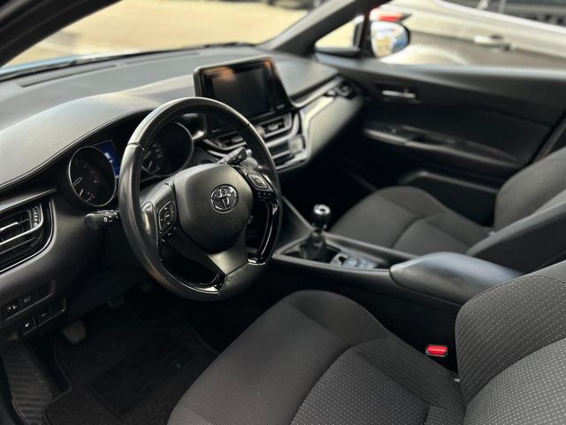 Toyota-C-HR-1-2-Dynamic-10