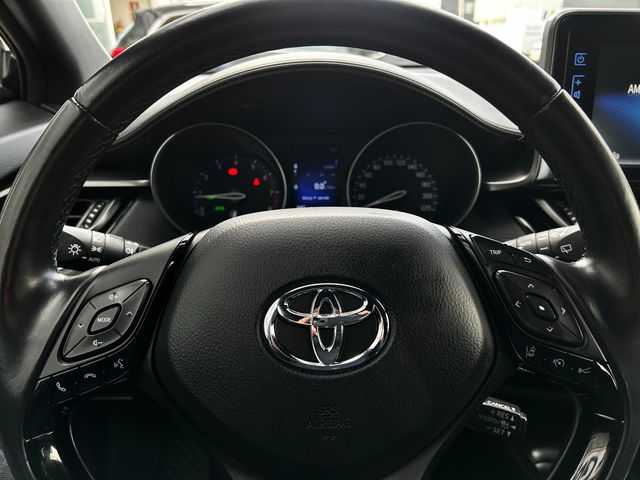 Toyota-C-HR-1-2-Dynamic-16
