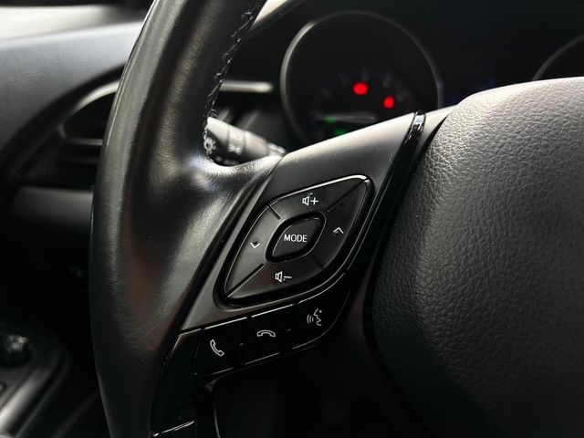 Toyota-C-HR-1-2-Dynamic-18
