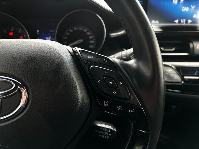 Toyota-C-HR-1-2-Dynamic-19