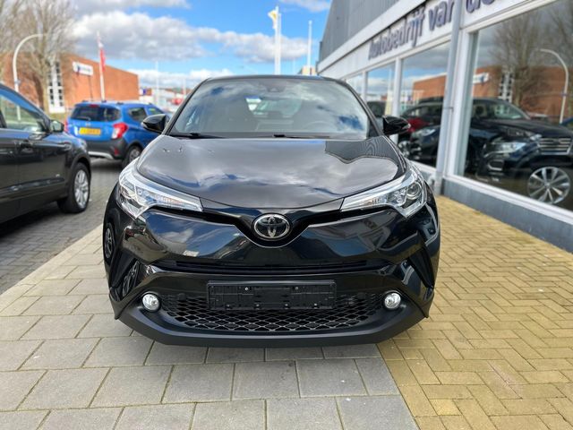 Toyota-C-HR-1-2-Dynamic-2