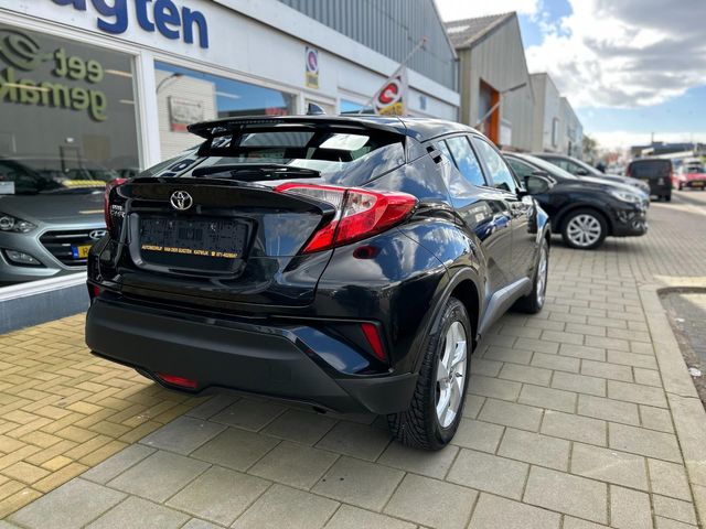 Toyota-C-HR-1-2-Dynamic-4