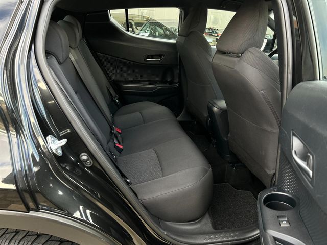 Toyota-C-HR-1-2-Dynamic-8